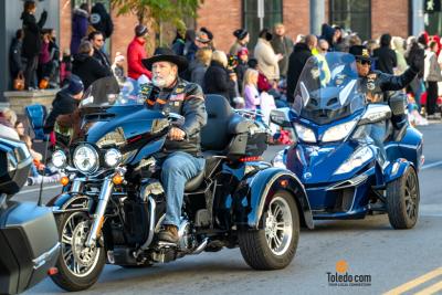 Blade-Holiday-Parade-11-11-2023-021