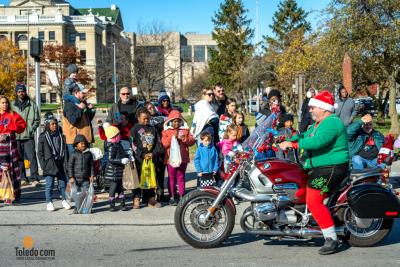 Blade-Holiday-Parade-11-11-2023-087