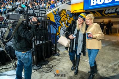 Toledo-Walleye-Teddy-Bear-Toss-TDC-12-08-2023-68