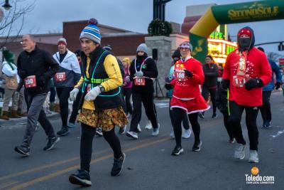 Uptown-Maumee-Holiday-Light-Parade-12-01-2024-04