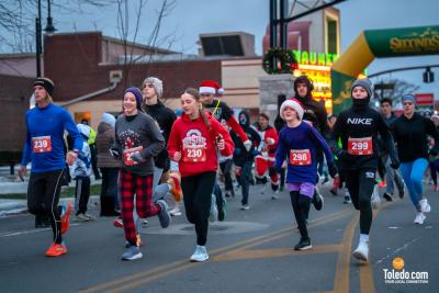 Uptown-Maumee-Holiday-Light-Parade-12-01-2024-08