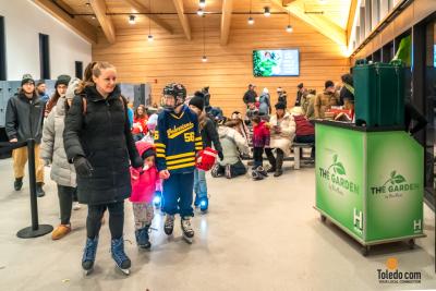 GCRW-Ice-Ribbon-Album-2-Glow-Skate-12-2024-13