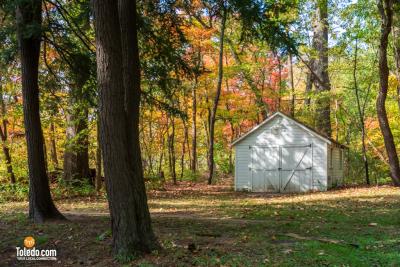 Haunted-Manor-House-10-25-2025-02