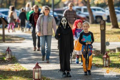 Haunted-Manor-House-10-25-2025-12