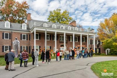 Haunted-Manor-House-10-25-2025-15