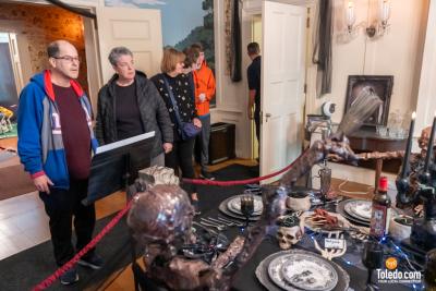 Haunted-Manor-House-10-25-2025-27