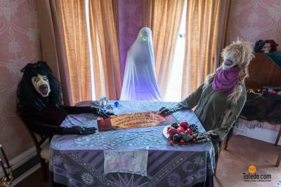 Haunted-Manor-House-10-25-2025-33