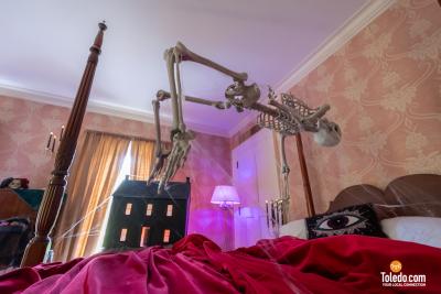 Haunted-Manor-House-10-25-2025-36