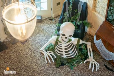 Haunted-Manor-House-10-25-2025-37