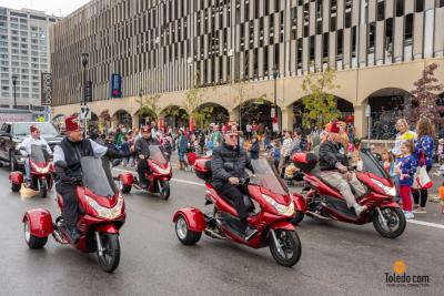 Downtown-Toledo-Holiday-Parade-11-15-2025-065