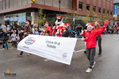Downtown-Toledo-Holiday-Parade-11-15-2025-070