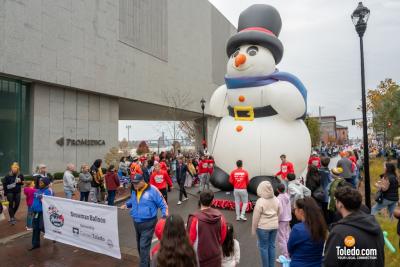 Downtown-Toledo-Holiday-Parade-11-15-2025-076