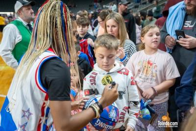 Harlem-Globetrotters-Album-2-12-29-2025-106