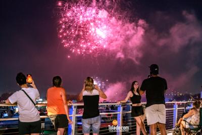 2026-07-04-Downtown-Toledo-Fireworks-099